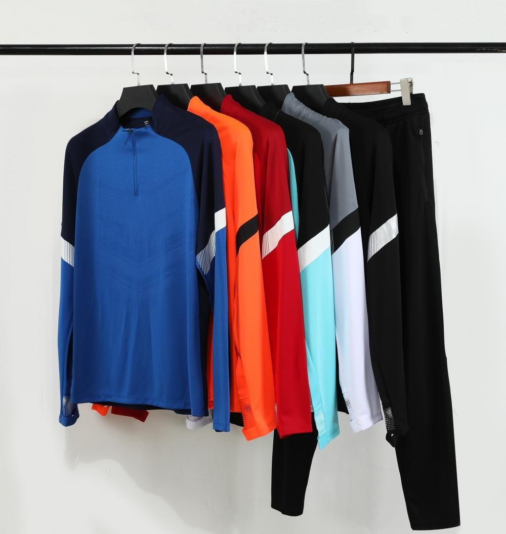 Custom 1/4 Zip Training Tracksuits Wholesale | Team Soccer Academy Wear